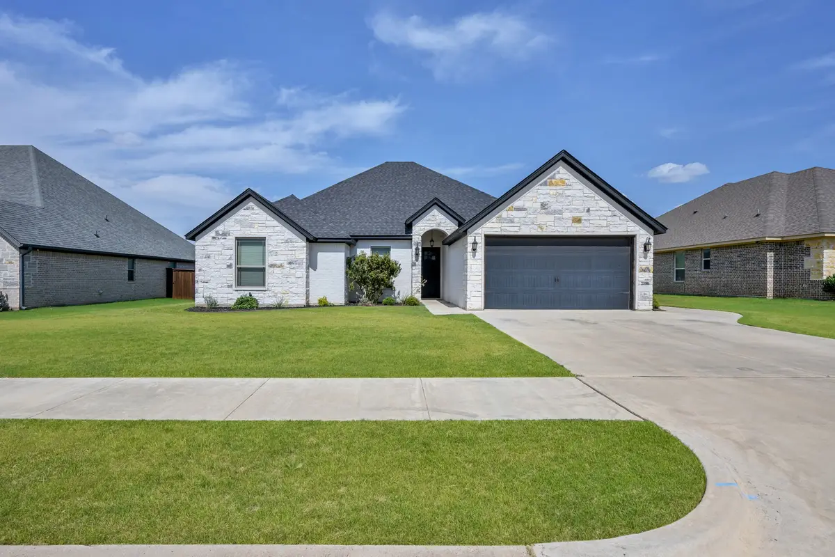172 Crenshaw Court, Stephenville, TX 76401 - #1