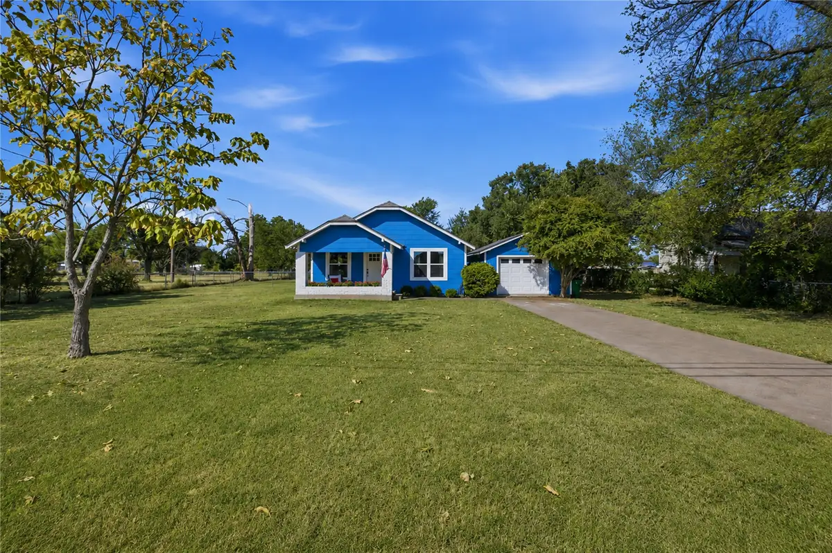 504 Fannin Street, Millsap, TX 76066 - #1
