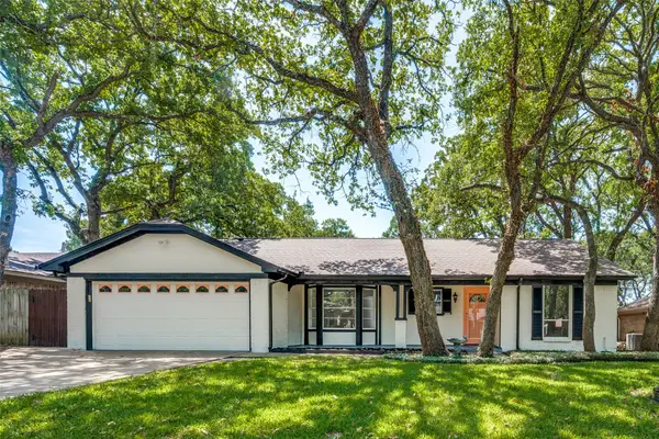 2112 Dartmouth Drive, Arlington, TX 76015