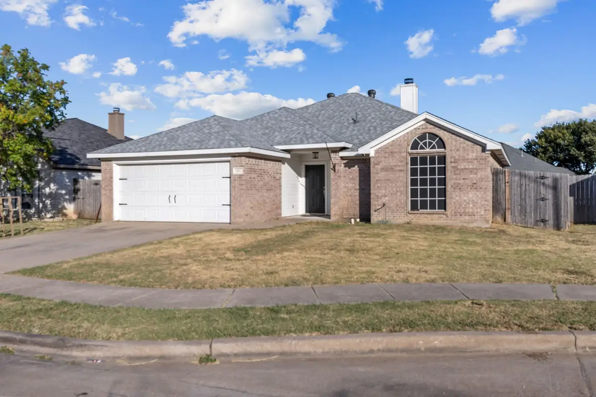 607 Meadowbrook Drive, Burleson, TX 76028 - #1