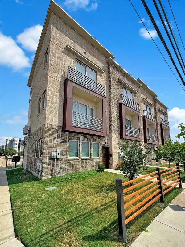 312 Feliks Gwozdz Place, Fort Worth, TX 76104