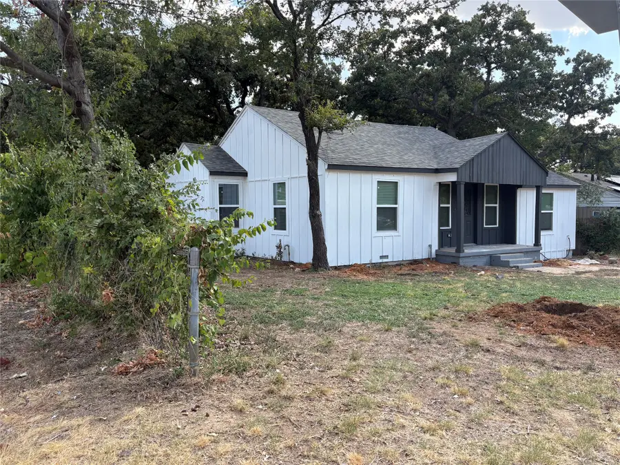 5536 Greenlee Street, Fort Worth, TX 76112 - #2