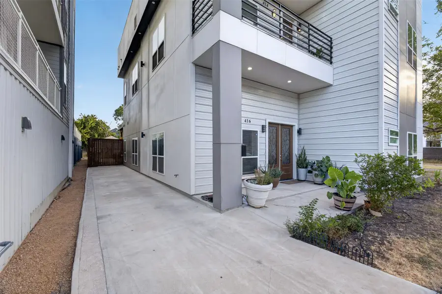 416 W 10th Street, Dallas, TX 75208 - #2