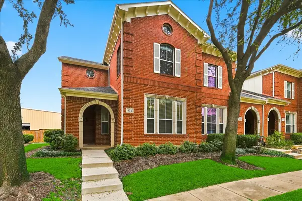 424 Legends Drive, Lewisville, TX 75057