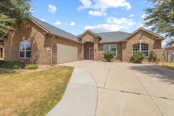 302 Kaylee Way, Red Oak, TX 75154