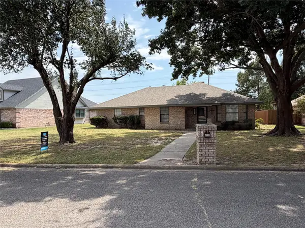 3805 Sunhill Drive, Greenville, TX 75402
