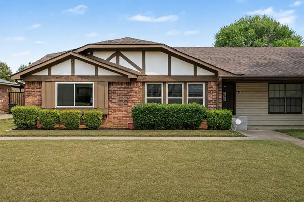 2926 Hilltop Drive, Euless, TX 76039
