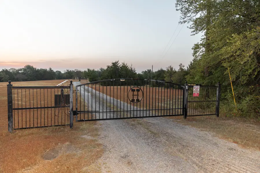 676 Blanton Hill Road, Whitewright, TX 75491 - #2