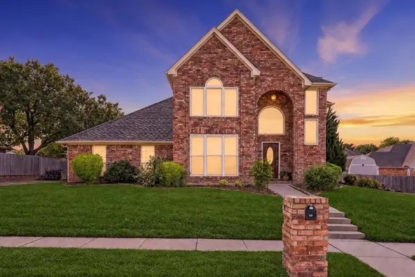 1628 Bedfordshire, Bedford, TX 76021