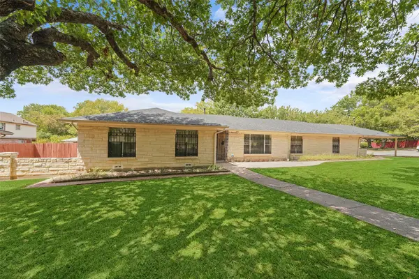 223 N Crest Street, Lancaster, TX 75146