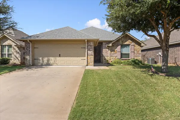 1411 Lauren Lane, Granbury, TX 76048