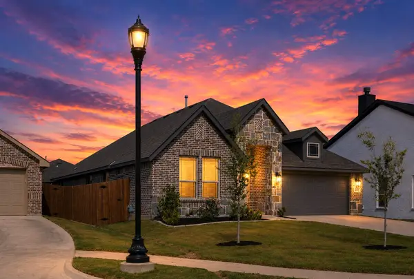 609 Pawprint Hollow, Godley, TX 76044