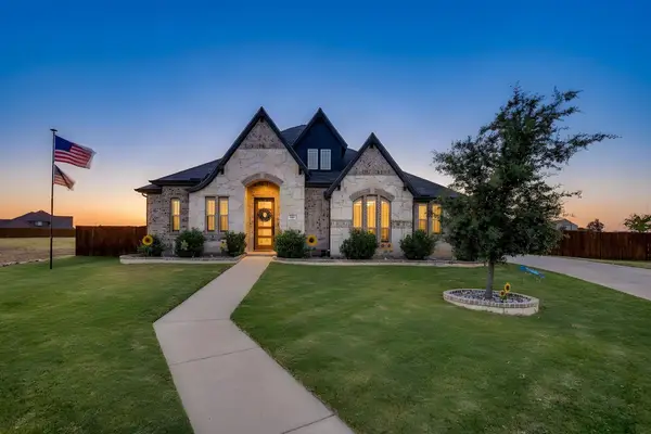 340 Trail Dust Drive, Godley, TX 76044