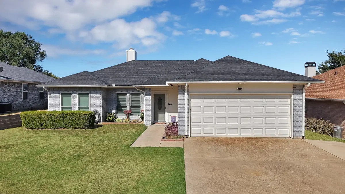 4925 Saint Thomas Place, Fort Worth, TX 76135 - #1