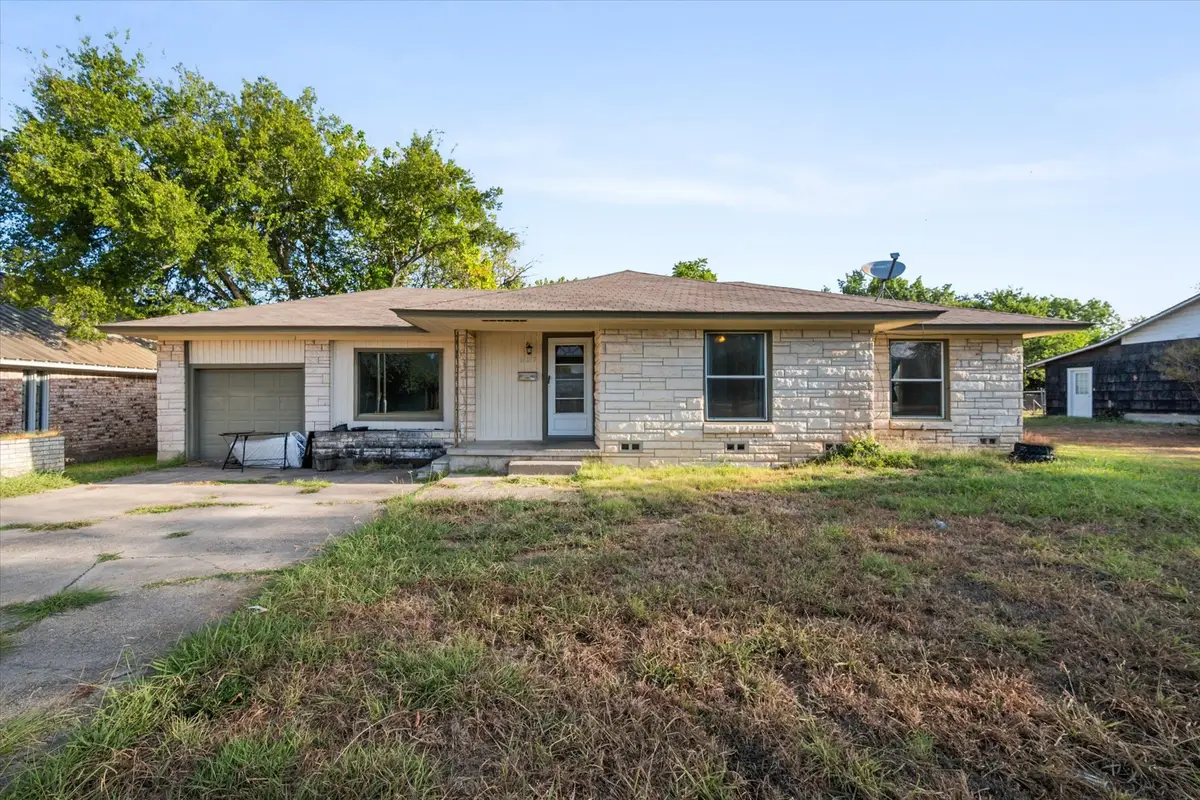 807 E Tyler Street, Mexia, TX 76667 - #1