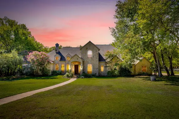 392 Creek Bend Drive, Aledo, TX 76008