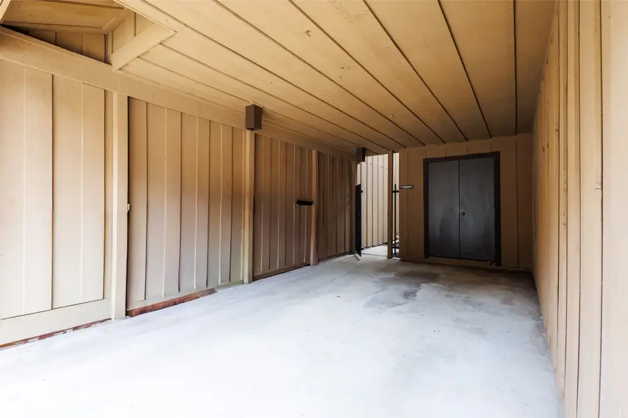 3161 Golden Oak, Farmers Branch, TX 75234 - #3