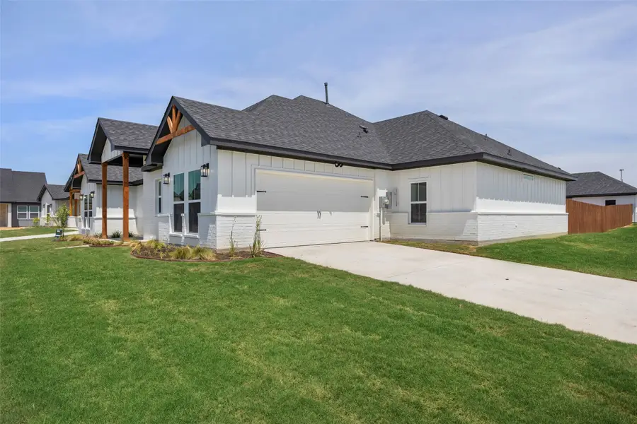 200 Cliff Court, Godley, TX 76044 - #2