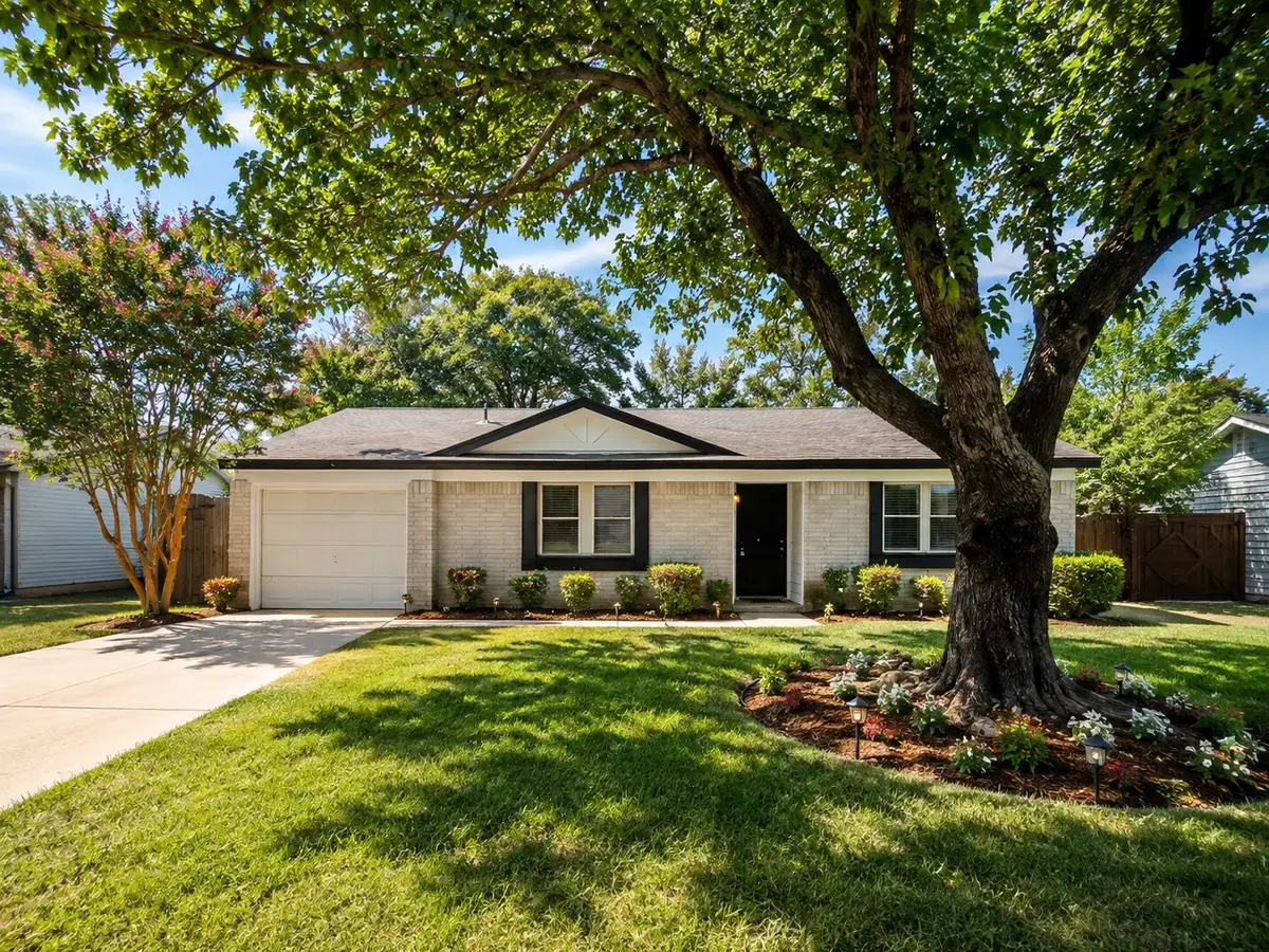 2213 E Biscayne Drive, Irving, TX 75060 - #1