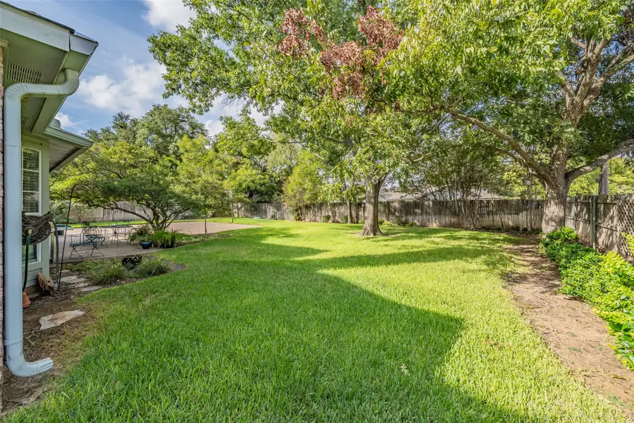 1500 Arrowhead Drive, Pantego, TX 76013 - #2