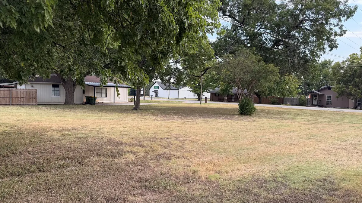 204 N 5th, Godley, TX 76044 - #1