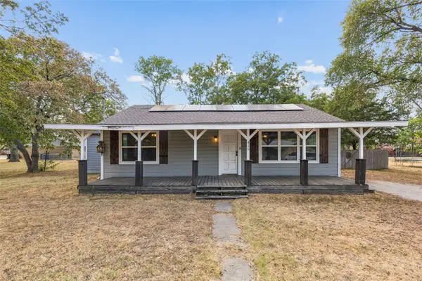 416 S Harrison Street, Pilot Point, TX 76258