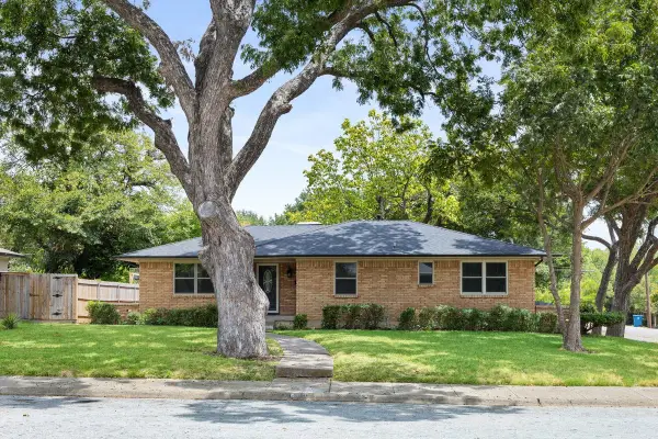 600 N Young Boulevard, DeSoto, TX 75115