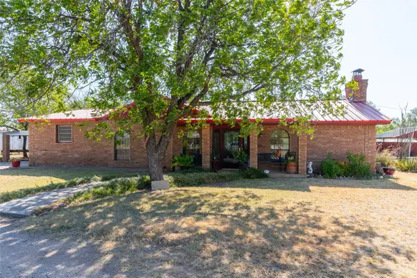 311 S Berthelot Street, Stamford, TX 79553