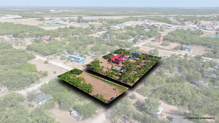 311 S Berthelot Street, Stamford, TX 79553 - #3