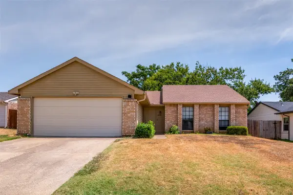 2602 Knoll Trail, Euless, TX 76039