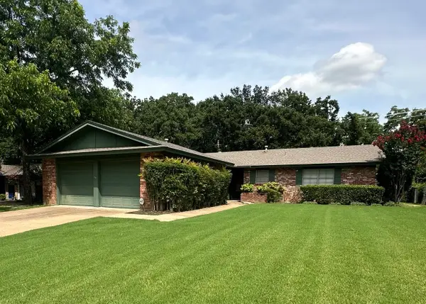 3014 Friendswood Drive, Arlington, TX 76013