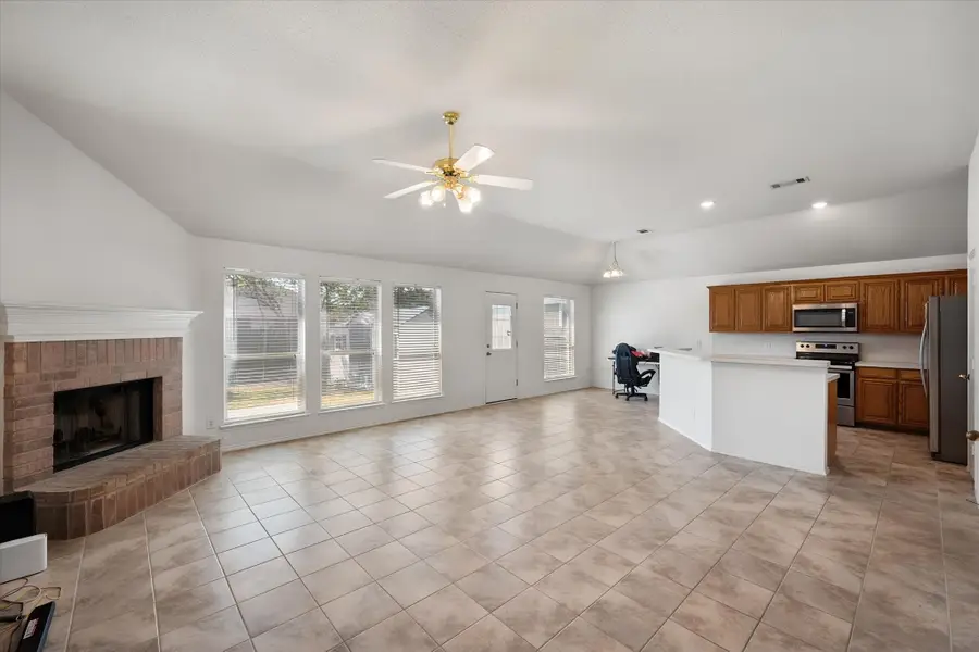 8031 Blue Duck Trail, Arlington, TX 76002 - #2