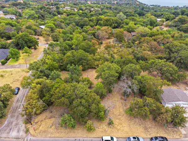201 Lakeridge Road, Lakeside, TX 76108