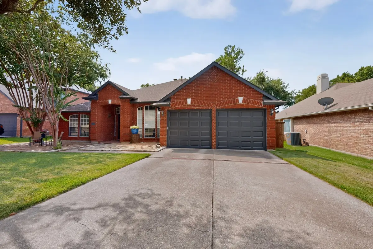 605 Oak Hollow Lane, Flower Mound, TX 75028 - #1