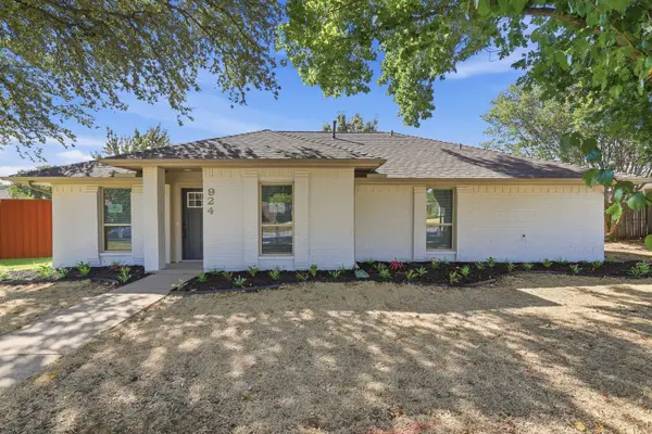924 Edgefield Trail, Flower Mound, TX 75028