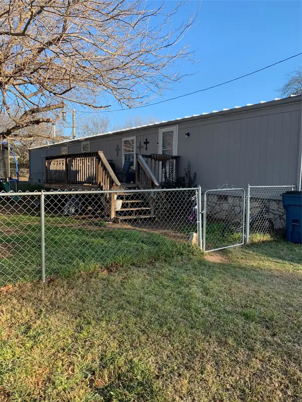 1506 Alamo Drive, Granbury, TX 76048