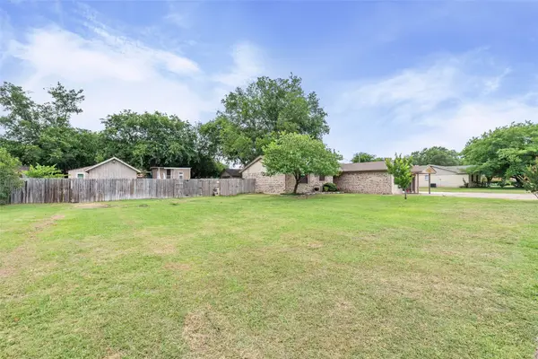 2015 Roberts Drive, Granbury, TX 76048