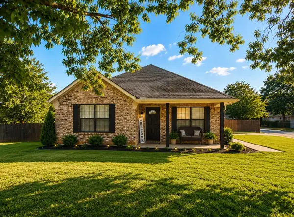 905 N Miller Street, Decatur, TX 76234