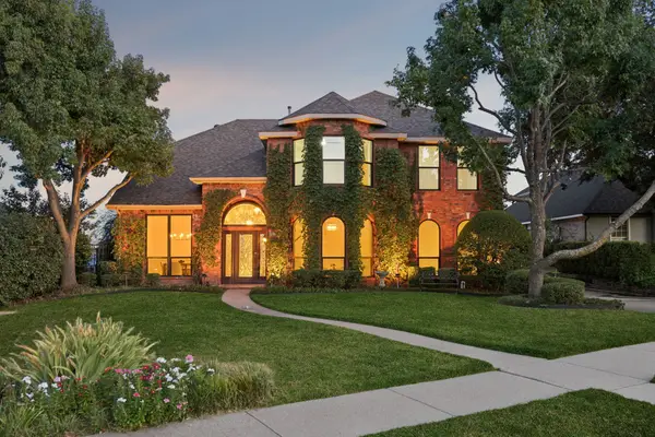 9910 Lincolnshire Lane, Rowlett, TX 75087