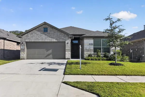 400 Dunmore Drive, Fort Worth, TX 76052