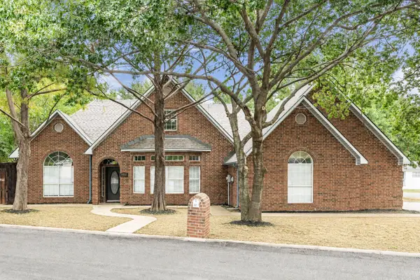 227 N Hopson Street, Van Alstyne, TX 75495