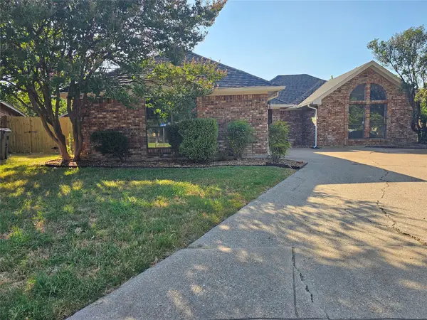 6300 Brownlee Lane, Arlington, TX 76018