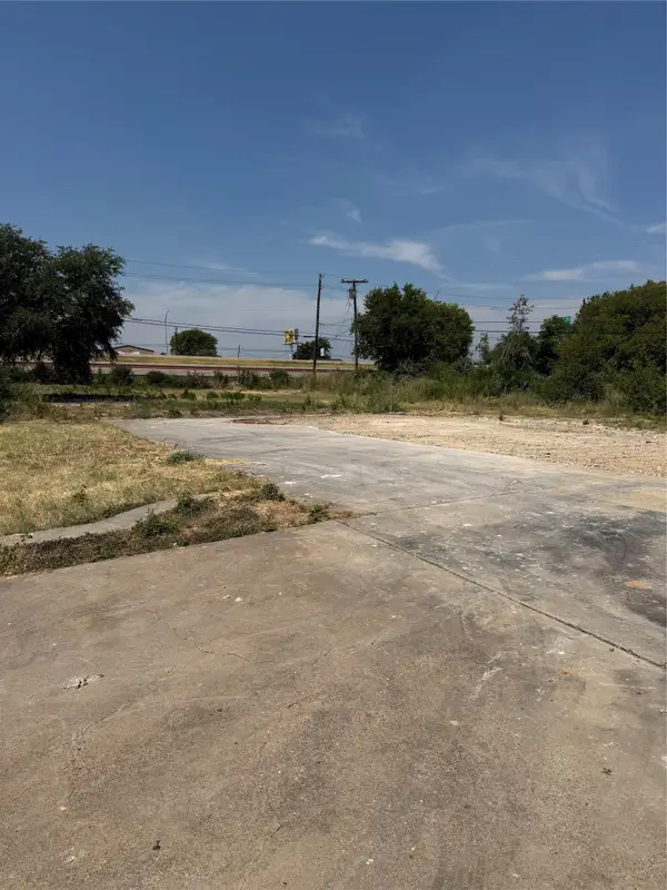 862 S Interstate 35, Lancaster, TX 75146