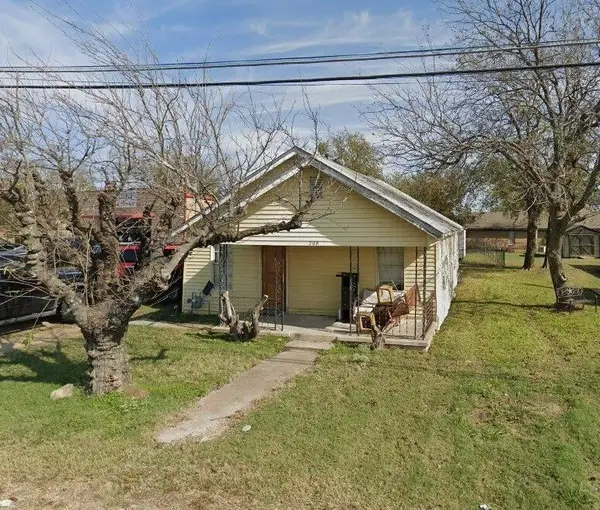 208 S Church Street, Elm Mott, TX 76640
