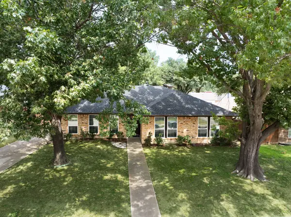 5505 Edgewater Circle, Rowlett, TX 75088