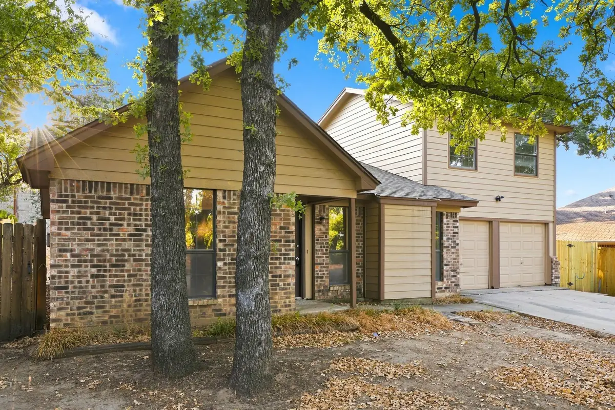 721 Timberoaks Drive, Azle, TX 76020 - #1