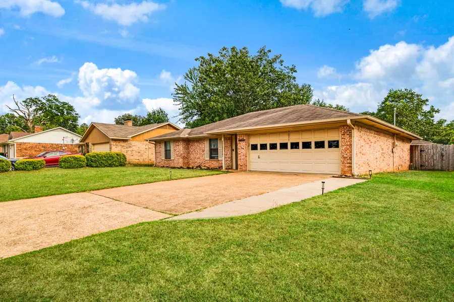 2710 Ballard Drive, Paris, TX 75460 - #2