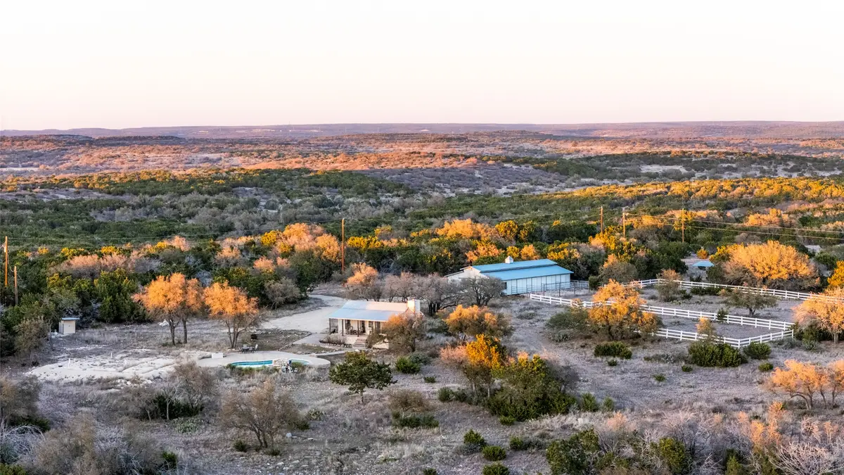 190 Pvt Rd 3019 Nw, Mountain Home, TX 76849 - #1
