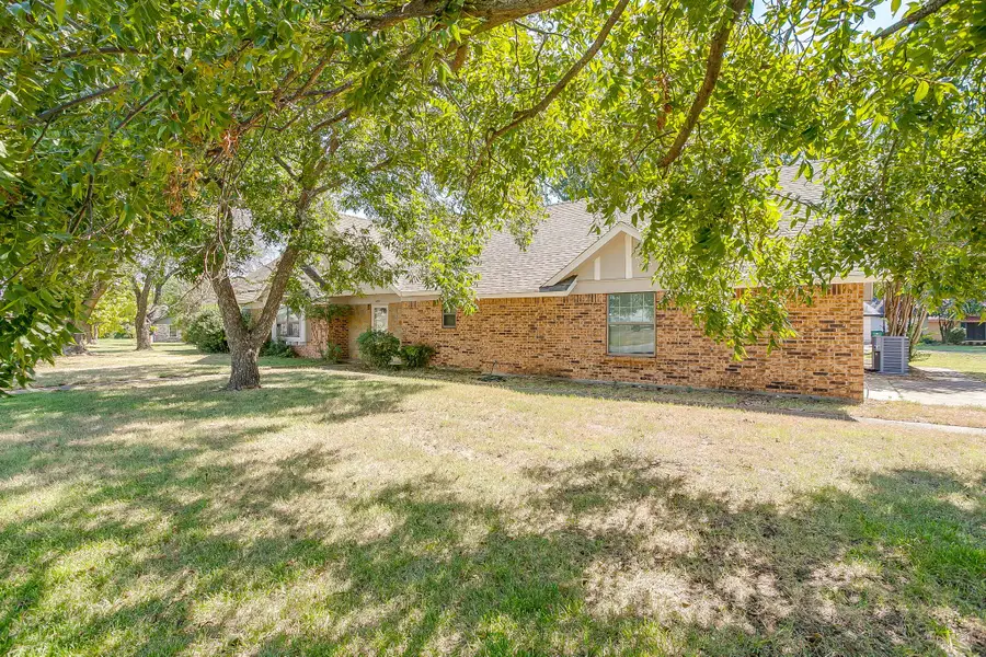 400 Mountain Valley Boulevard, Joshua, TX 76058 - #2