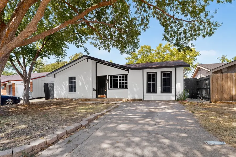 2441 Lakeshore Drive, Grand Prairie, TX 75051 - #2